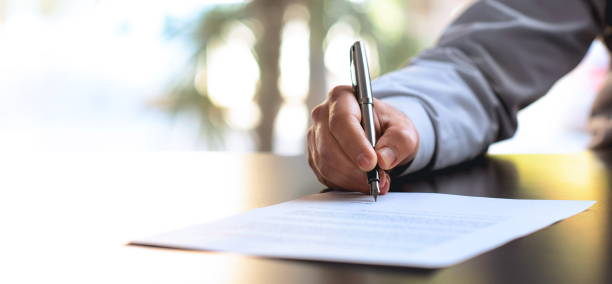 Understanding the Advantages and Disadvantages of E-Contracts and Paper Contracts